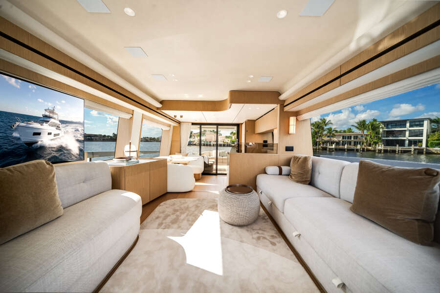 62ft Azimut Yacht For Sale