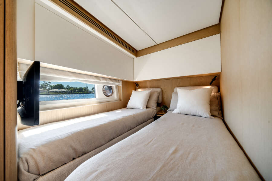 62ft Azimut Yacht For Sale