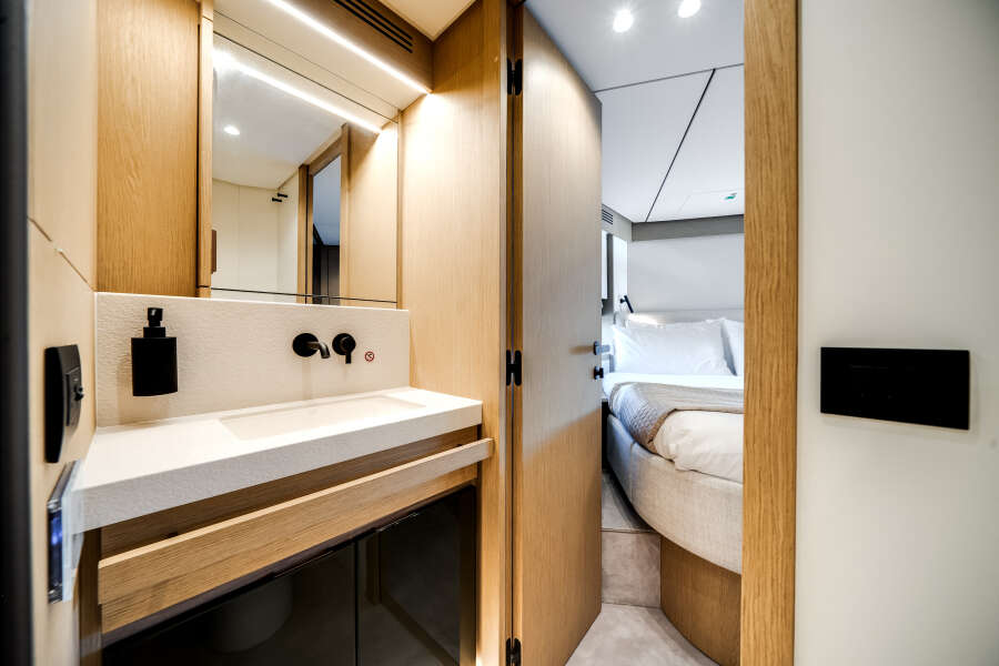 62ft Azimut Yacht For Sale