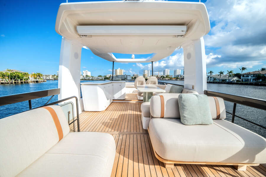 62ft Azimut Yacht For Sale