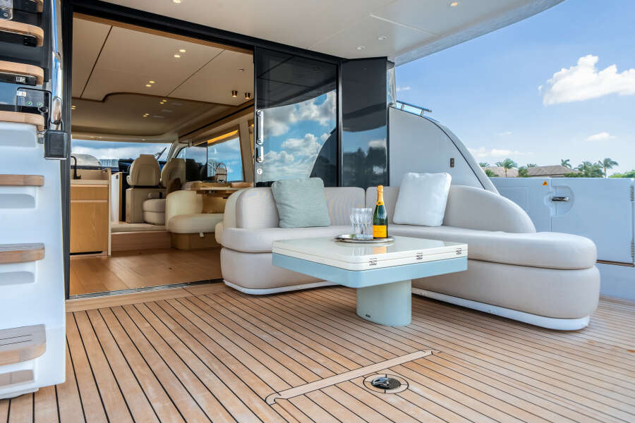 62ft Azimut Yacht For Sale