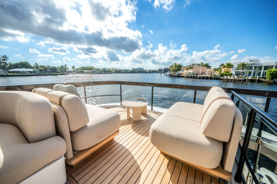 62ft Azimut Yacht For Sale