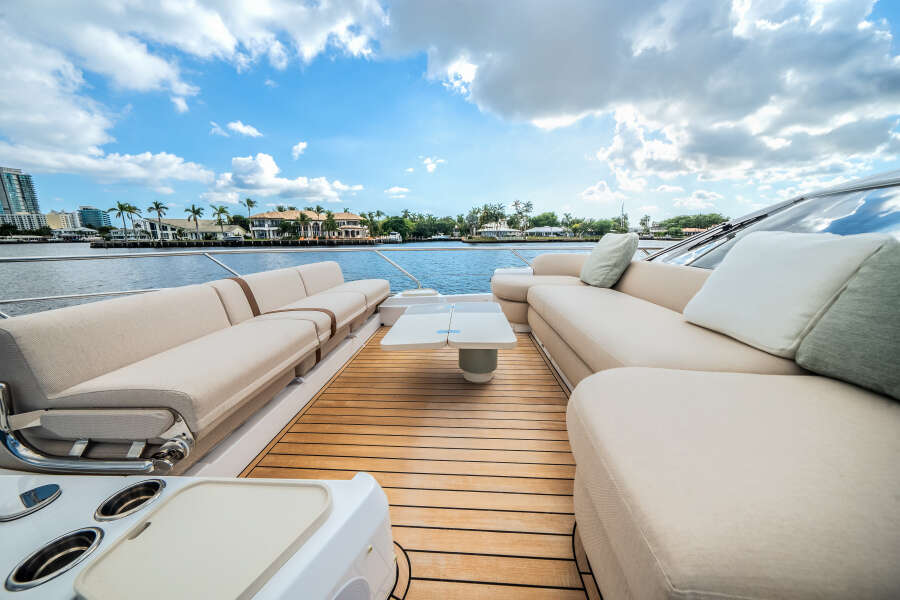 62ft Azimut Yacht For Sale