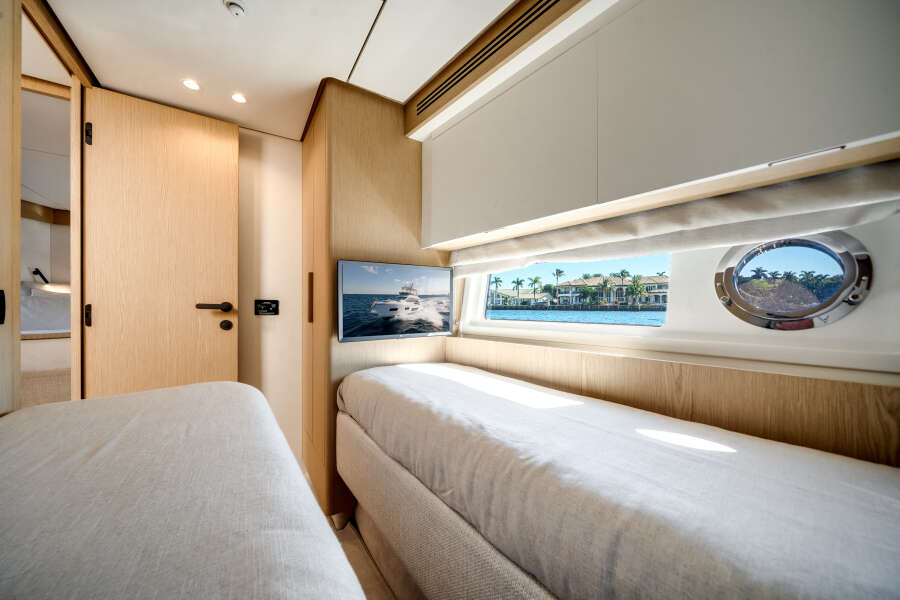 62ft Azimut Yacht For Sale