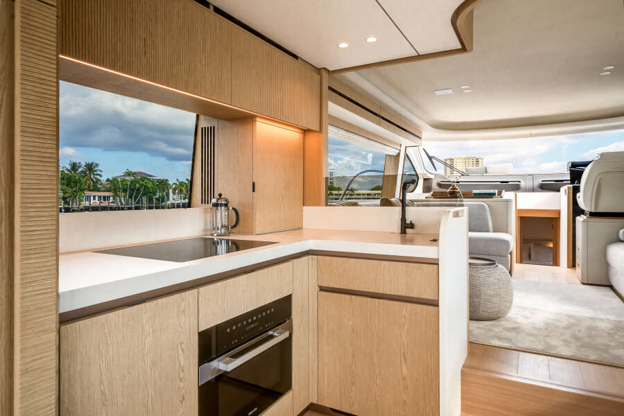 62ft Azimut Yacht For Sale