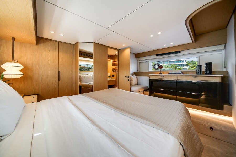 62ft Azimut Yacht For Sale