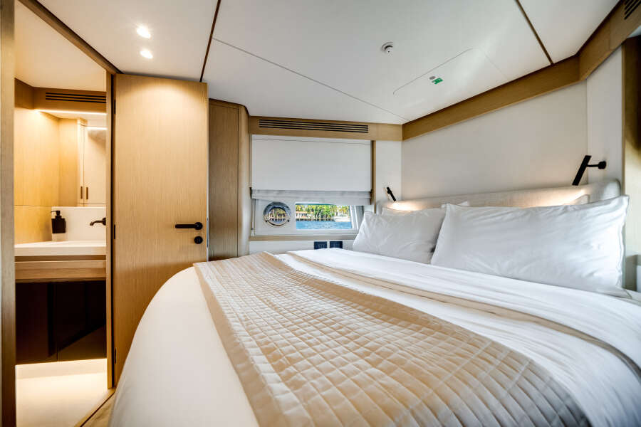 62ft Azimut Yacht For Sale