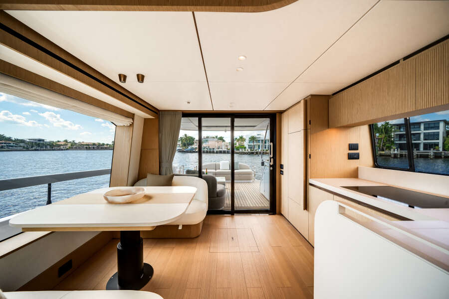 62ft Azimut Yacht For Sale