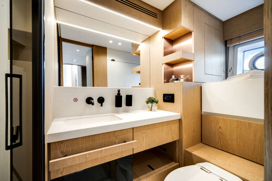 62ft Azimut Yacht For Sale