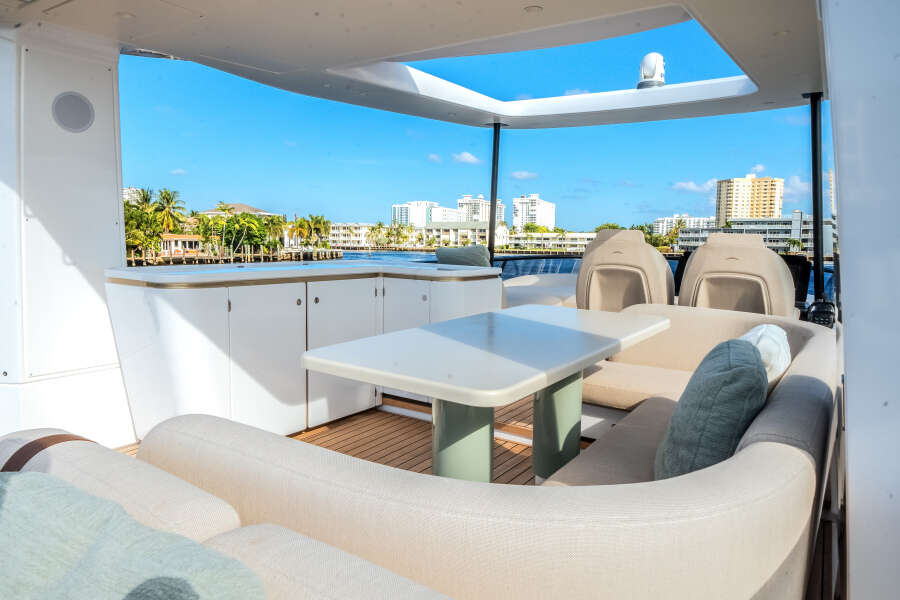 62ft Azimut Yacht For Sale