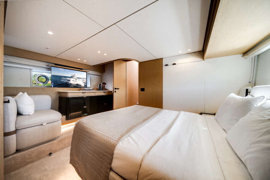 62ft Azimut Yacht For Sale