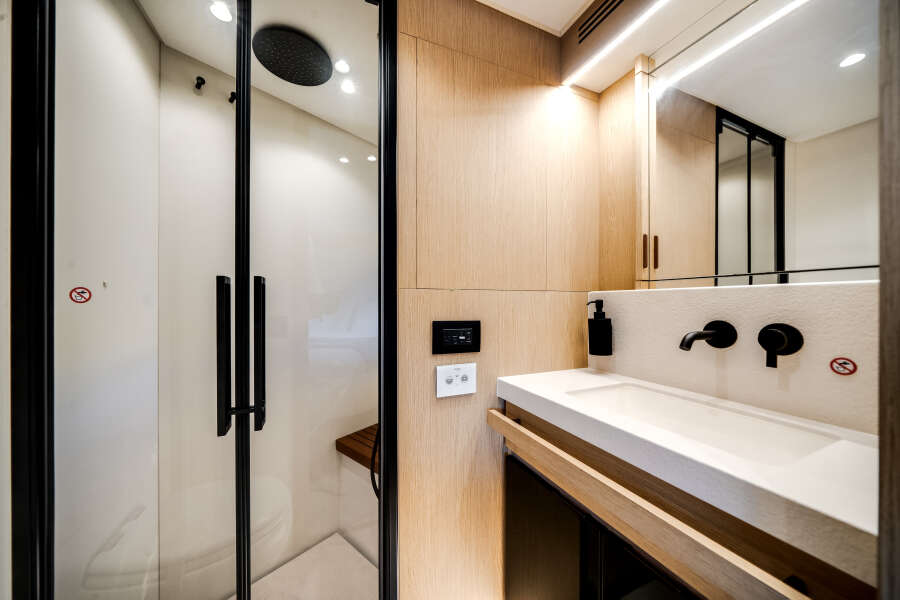 62ft Azimut Yacht For Sale