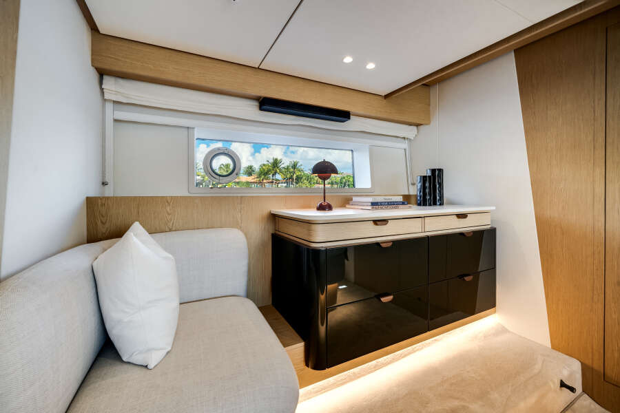 62ft Azimut Yacht For Sale