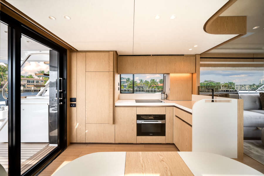 62ft Azimut Yacht For Sale