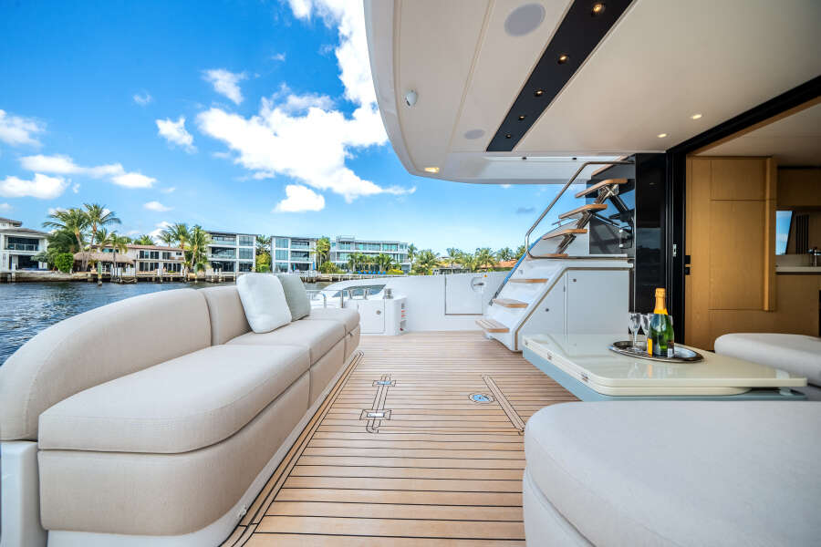 62ft Azimut Yacht For Sale