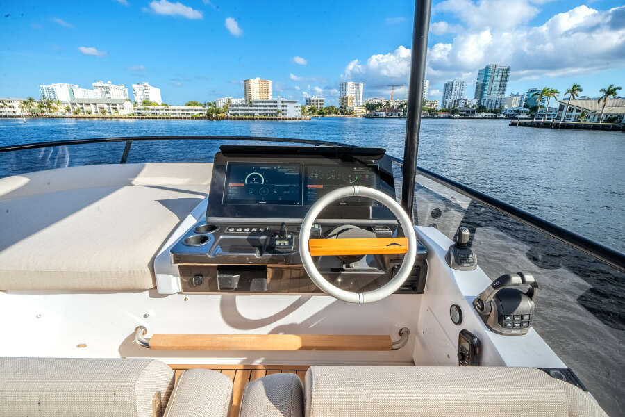 62ft Azimut Yacht For Sale