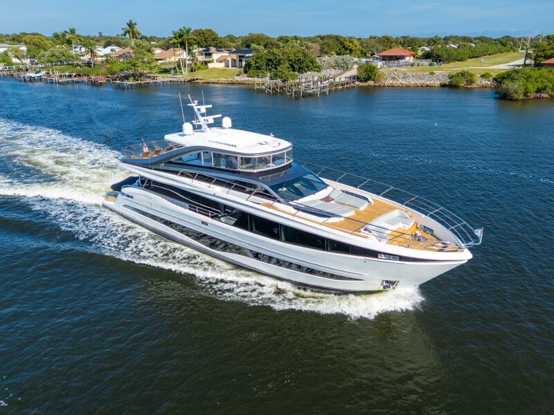 95' 2025 Princess Y95