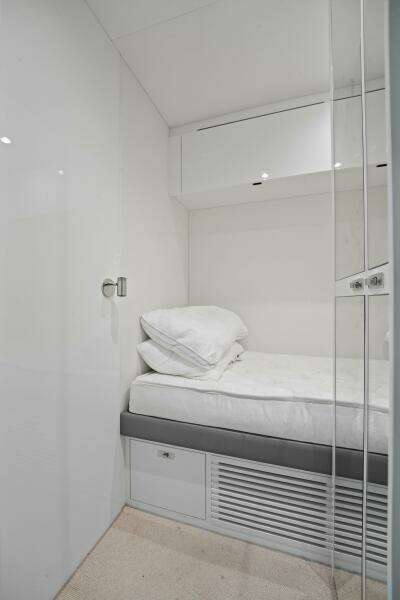 Princess Y95 JUST  PERFECT - Crew Cabin