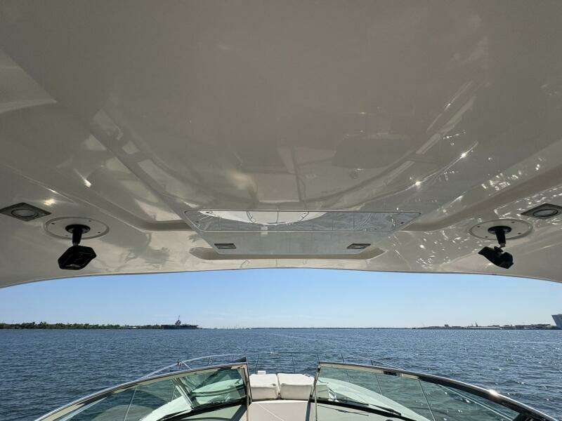 100MILL 35ft Sea Ray Yacht For Sale