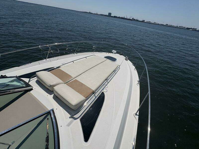 100MILL 35ft Sea Ray Yacht For Sale