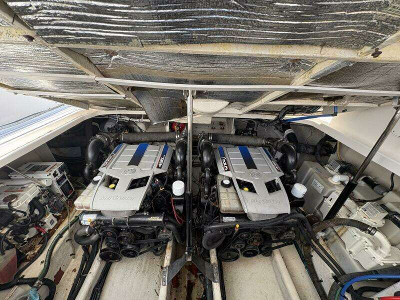 100MILL 35ft Sea Ray Yacht For Sale