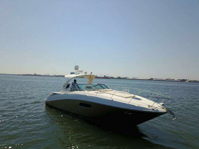 100MILL 35ft Sea Ray Yacht For Sale