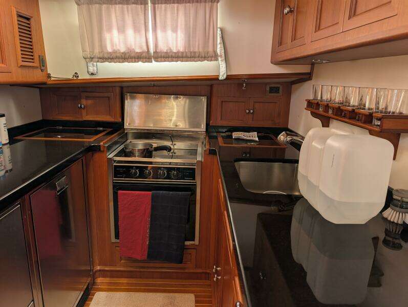 49ft Grand Banks Yacht For Sale