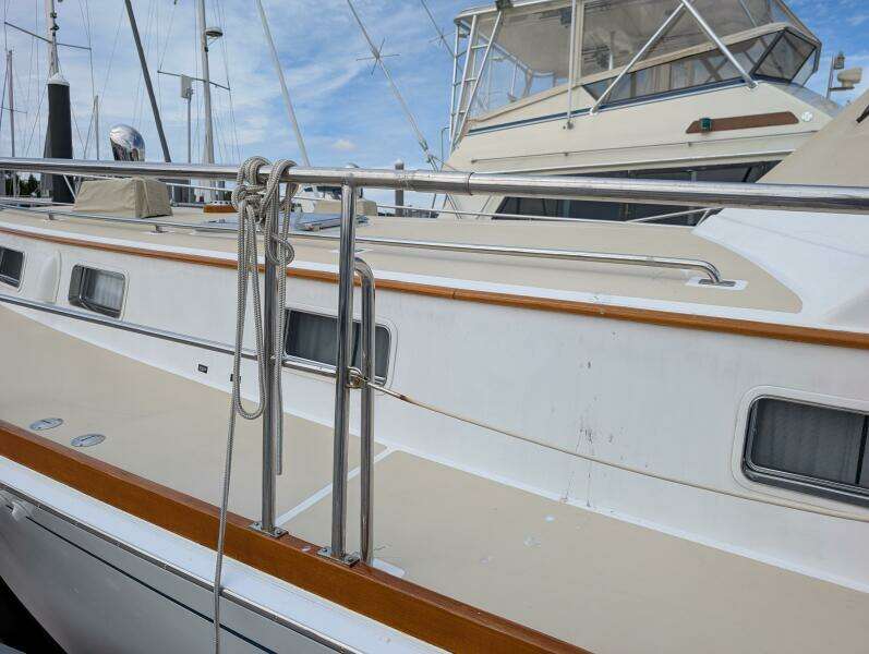 49ft Grand Banks Yacht For Sale