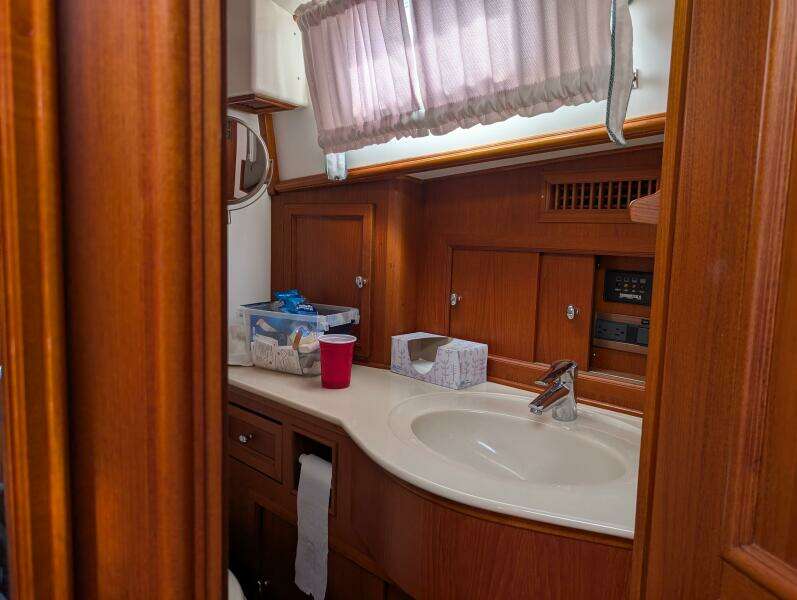 49ft Grand Banks Yacht For Sale