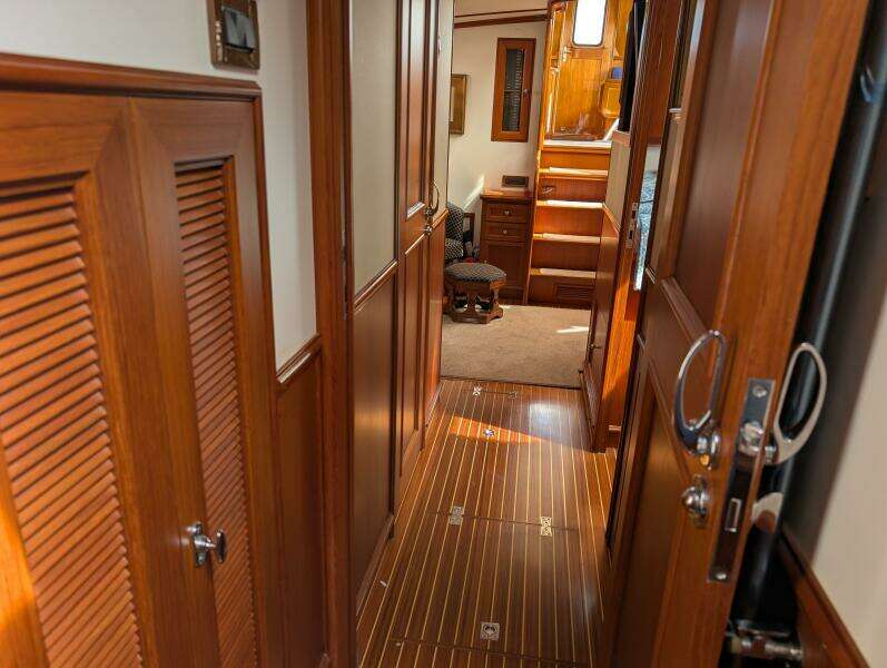 49ft Grand Banks Yacht For Sale