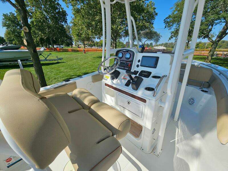 21ft Sea Hunt Yacht For Sale