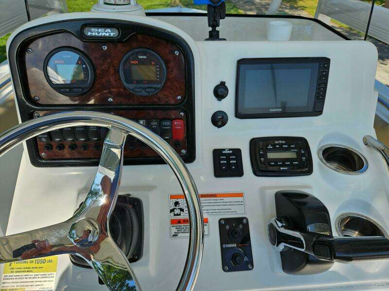 21ft Sea Hunt Yacht For Sale