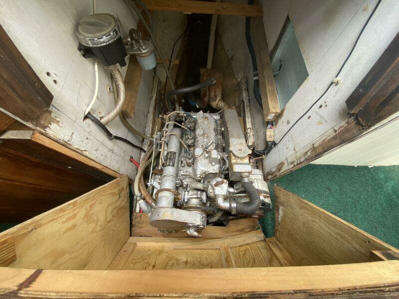 Morning Dove 35ft Hughes Columbia Yacht For Sale