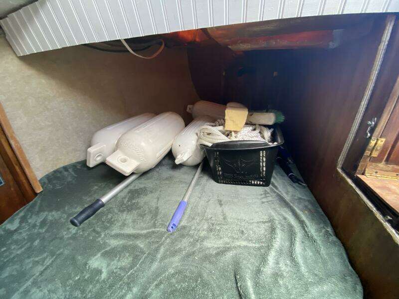 Morning Dove 35ft Hughes Columbia Yacht For Sale