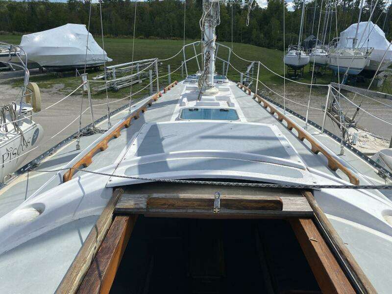 Morning Dove 35ft Hughes Columbia Yacht For Sale