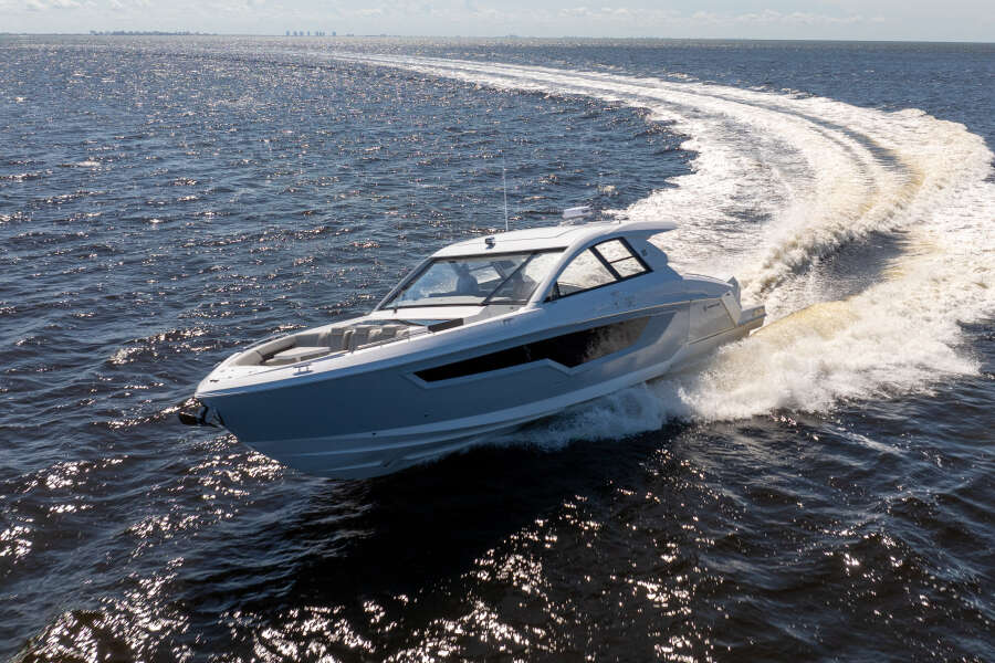 50ft Cruisers Yachts Yacht For Sale