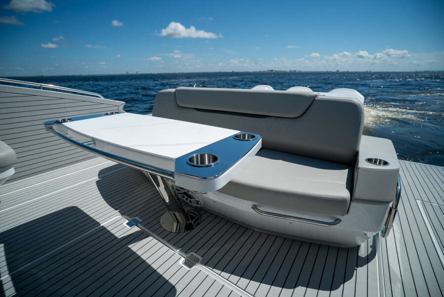 50ft Cruisers Yachts Yacht For Sale
