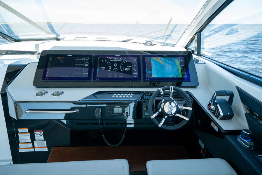 50ft Cruisers Yachts Yacht For Sale