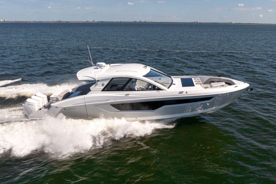 50ft Cruisers Yachts Yacht For Sale