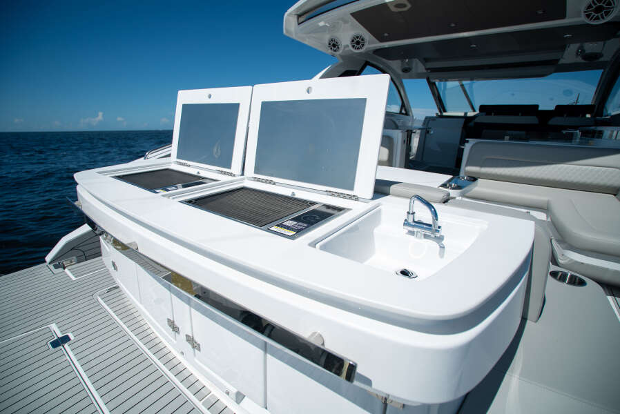 50ft Cruisers Yachts Yacht For Sale