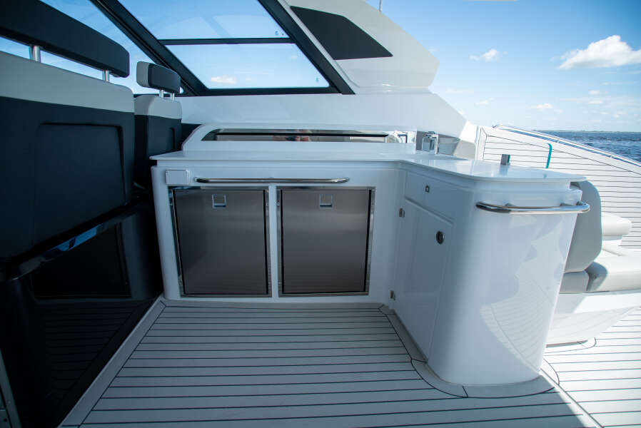 50ft Cruisers Yachts Yacht For Sale