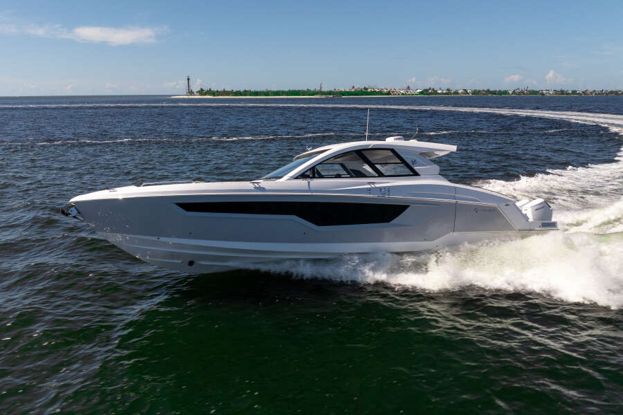 50ft Cruisers Yachts Yacht For Sale