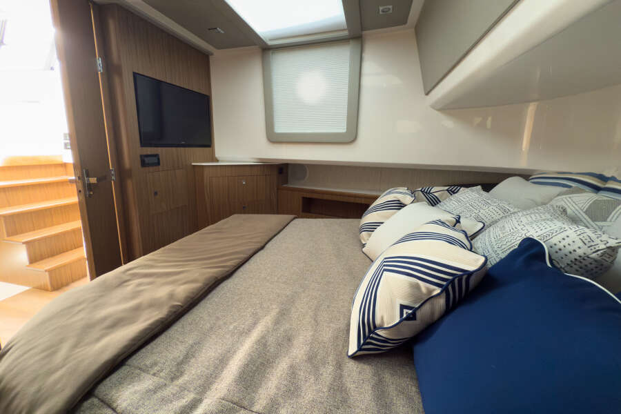 50ft Cruisers Yachts Yacht For Sale
