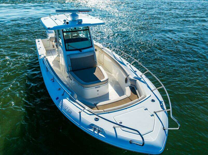 33ft Boston Whaler Yacht For Sale