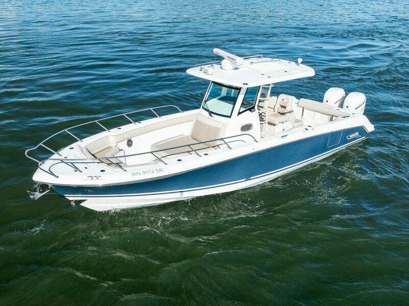 33ft Boston Whaler Yacht For Sale