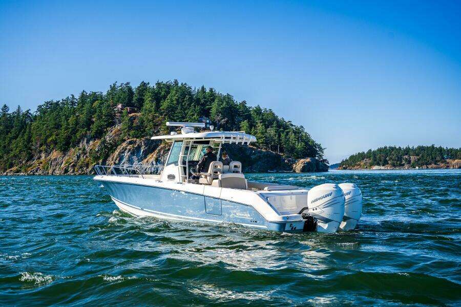 33ft Boston Whaler Yacht For Sale