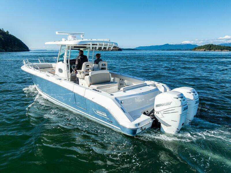 33ft Boston Whaler Yacht For Sale