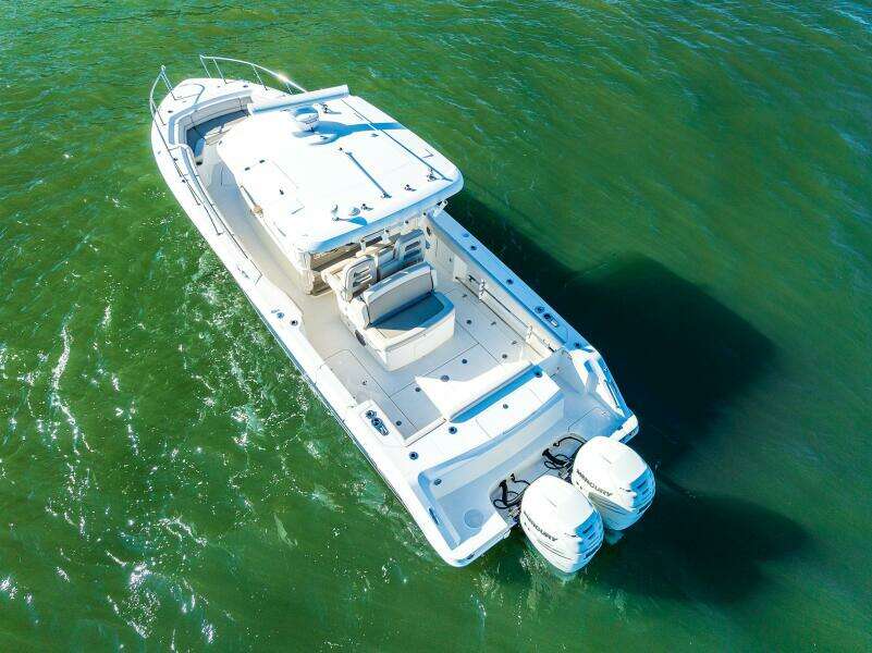 33ft Boston Whaler Yacht For Sale