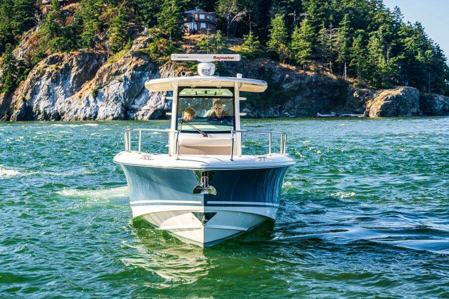 33ft Boston Whaler Yacht For Sale