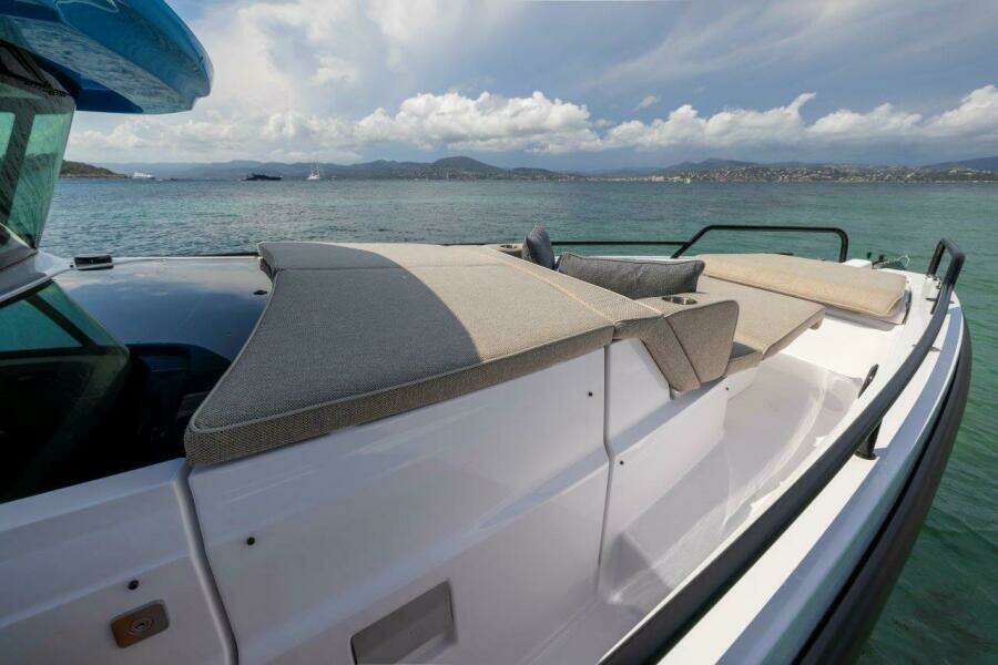 37ft Axopar Yacht For Sale